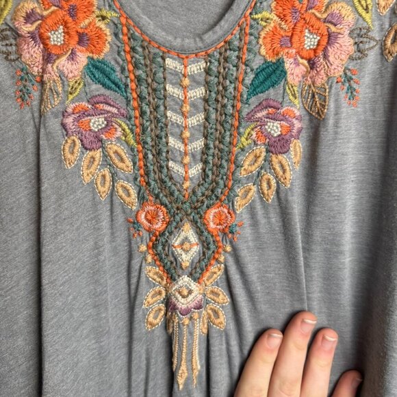 Johnny Was Floral Embroidered Grey 3/4 Sleeve Top V-Neck small B13 - Picture 3 of 6